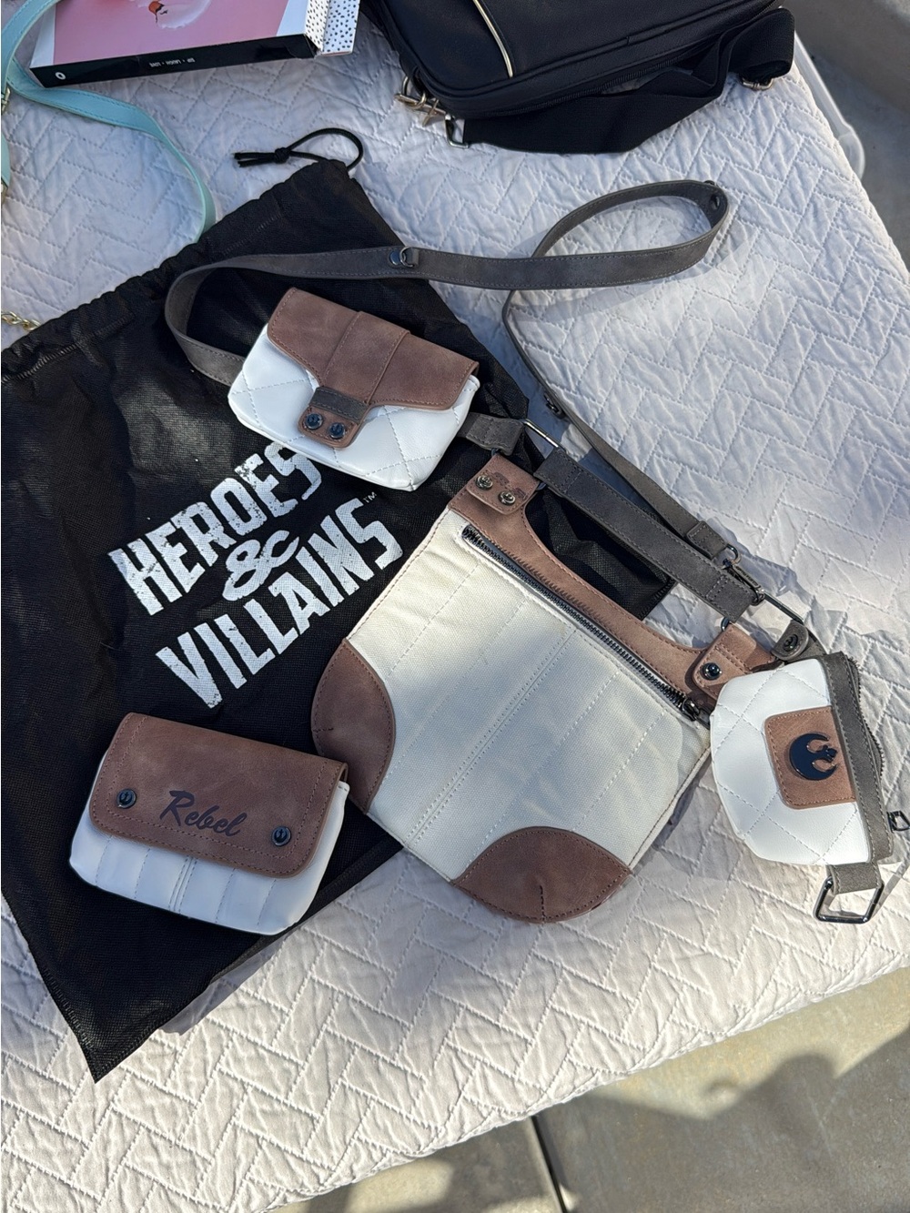 Star Wars Hero’s & Villains Convertible Crossbody Bag